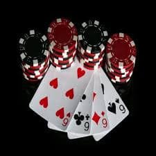 Ilustrasi gameplay sportsbook dan kasino langsung di topdewa